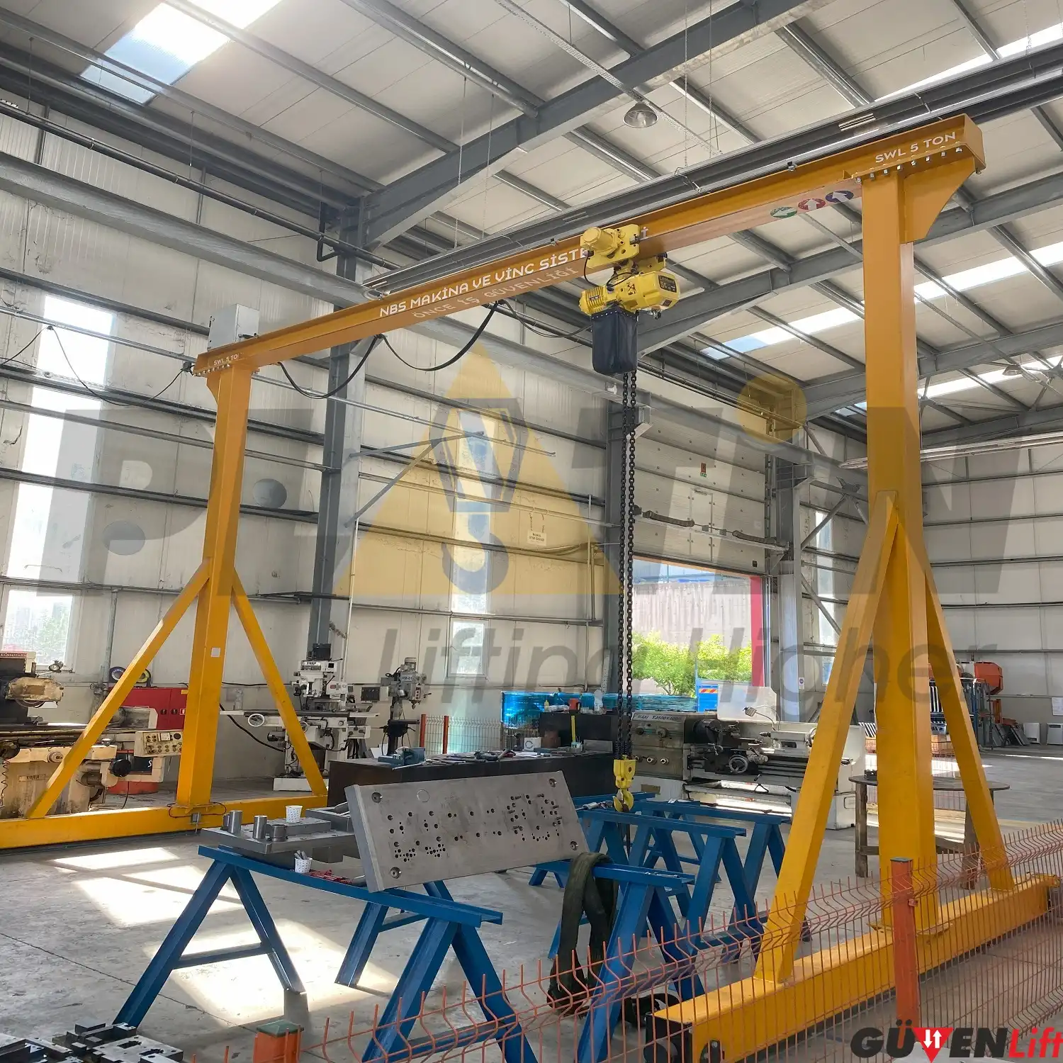 rayda-yuruyen-portal-vinc-3 Raylı Portal Vinç Sistemi GVN95 - Görsel 1